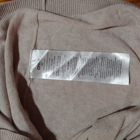 ONLY Mock-neck Sweater with Ruffle Detail - Picture 4 of 5